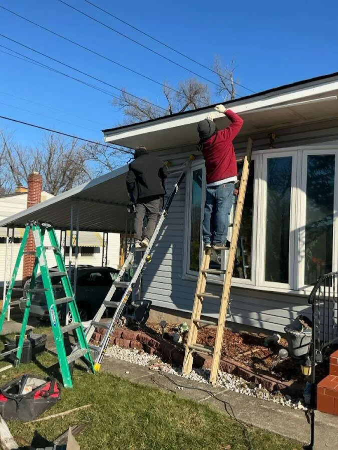Restoration crew performing exterior repair in Vine Grove